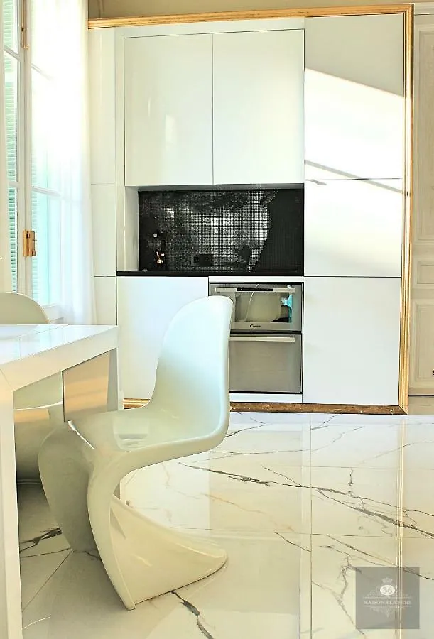 'Maison Blanche' Apartment Cannes